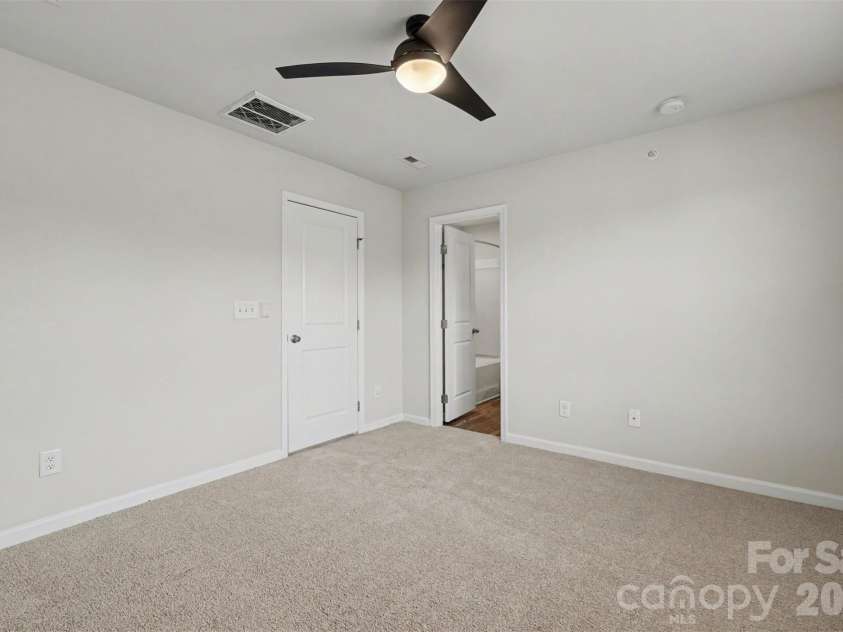 2652 McCurdy Trail, Charlotte, NC 28269.  MLS# CAR4409298, YatesRealty ID 40619. 