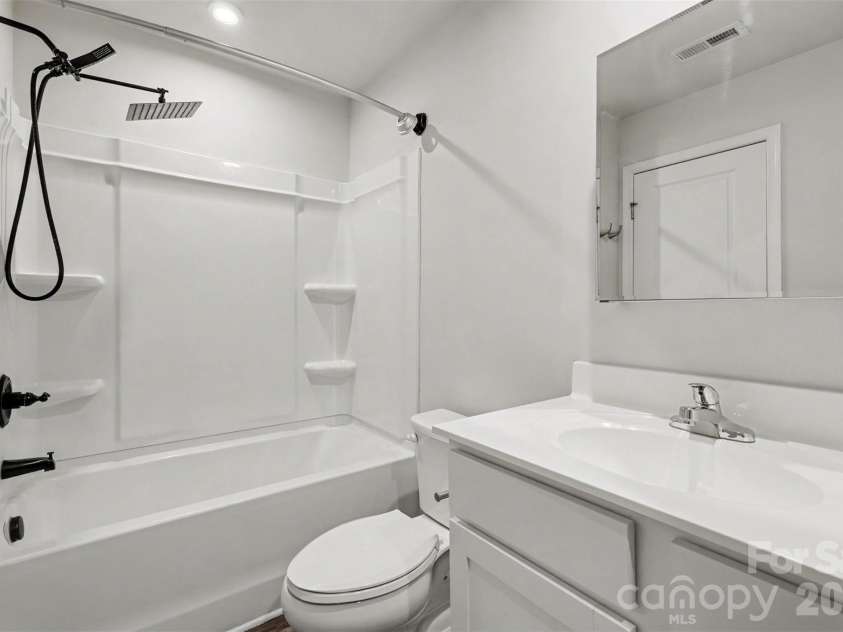 2652 McCurdy Trail, Charlotte, NC 28269.  MLS# CAR4409298, YatesRealty ID 40619. 