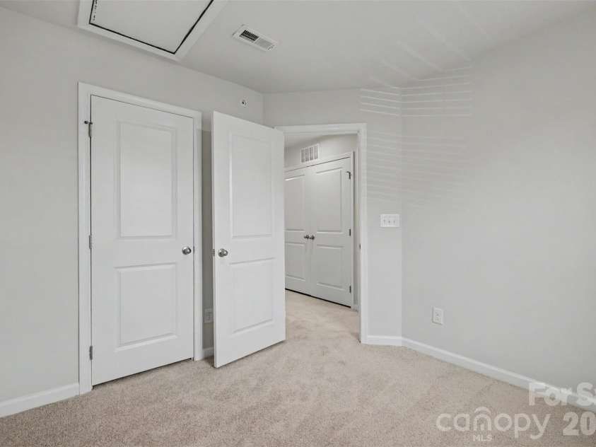 2652 McCurdy Trail, Charlotte, NC 28269.  MLS# CAR4409298, YatesRealty ID 40619. 