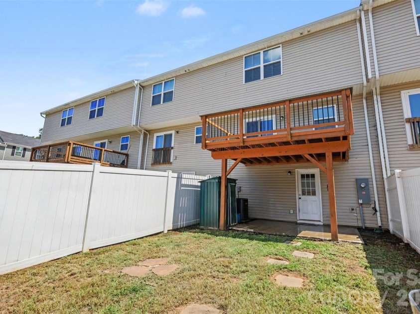 2652 McCurdy Trail, Charlotte, NC 28269.  MLS# CAR4409298, YatesRealty ID 40619. 