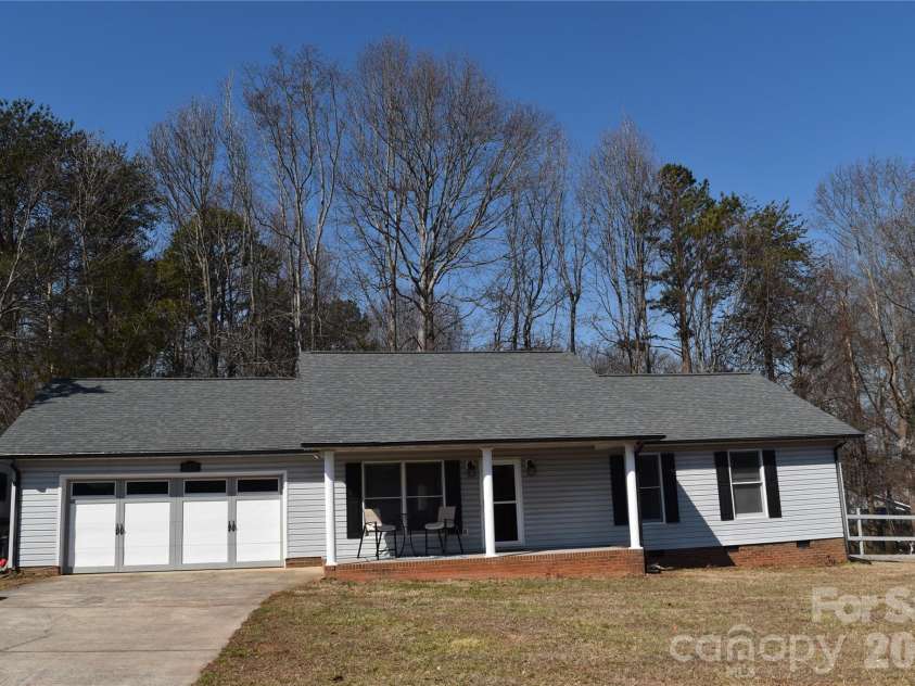 227 River Hill Road, Statesville, NC 28625.  MLS# CAR4344464, YatesRealty ID 4062. FRONT 