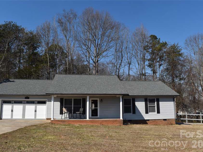 227 River Hill Road, Statesville, NC 28625.  MLS# CAR4344464, YatesRealty ID 4062. FRONT VIEW