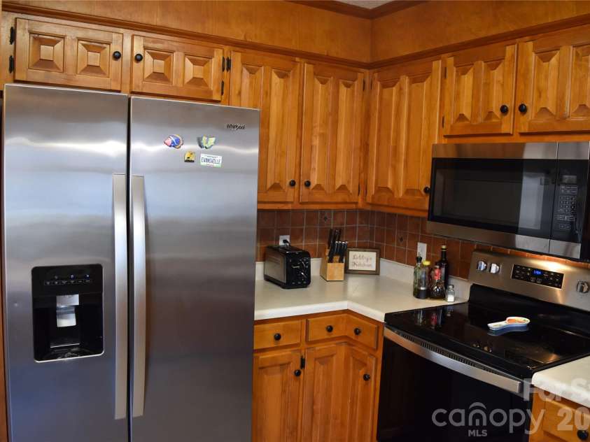 227 River Hill Road, Statesville, NC 28625.  MLS# CAR4344464, YatesRealty ID 4062. KITCHEN
