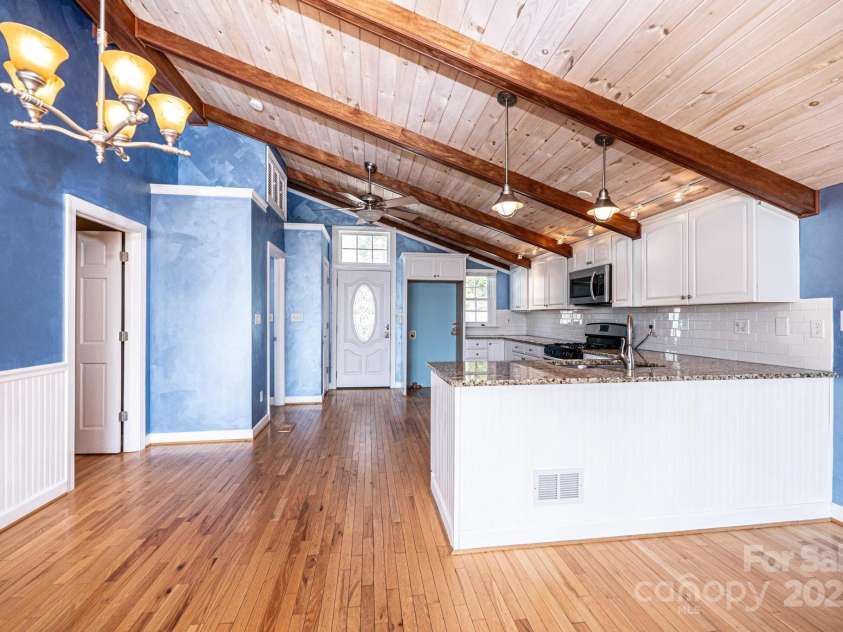 4846 Midway Sand Road, Hickory, NC 28601.  MLS# CAR4235091, YatesRealty ID 4062. 