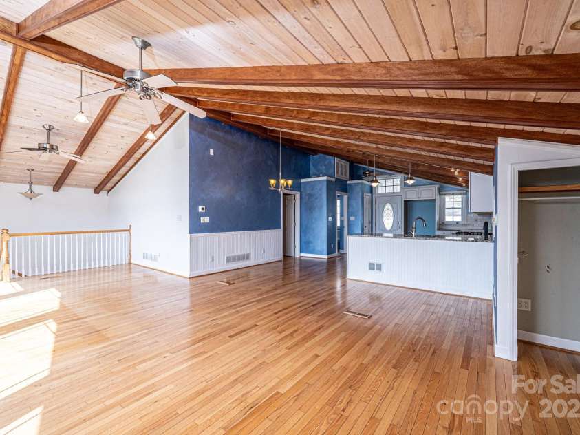 4846 Midway Sand Road, Hickory, NC 28601.  MLS# CAR4235091, YatesRealty ID 4062. 