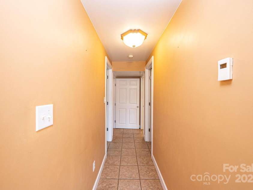 4846 Midway Sand Road, Hickory, NC 28601.  MLS# CAR4235091, YatesRealty ID 4062. 