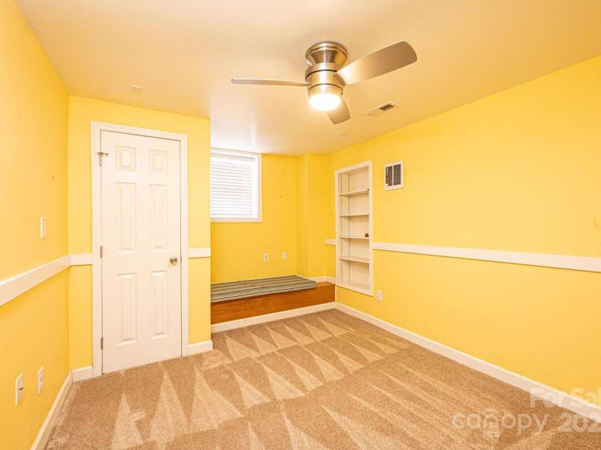 4846 Midway Sand Road, Hickory, NC 28601.  MLS# CAR4235091, YatesRealty ID 4062. 