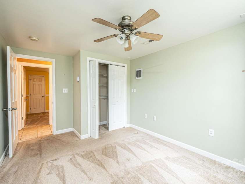 4846 Midway Sand Road, Hickory, NC 28601.  MLS# CAR4235091, YatesRealty ID 4062. 