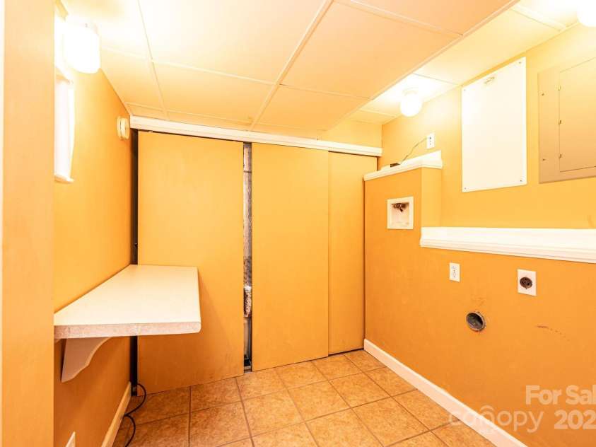 4846 Midway Sand Road, Hickory, NC 28601.  MLS# CAR4235091, YatesRealty ID 4062. 