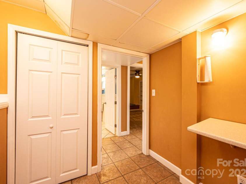 4846 Midway Sand Road, Hickory, NC 28601.  MLS# CAR4235091, YatesRealty ID 4062. 