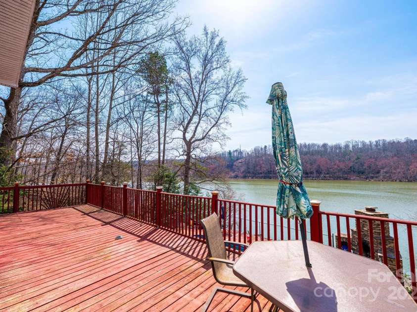 4846 Midway Sand Road, Hickory, NC 28601.  MLS# CAR4235091, YatesRealty ID 4062. 