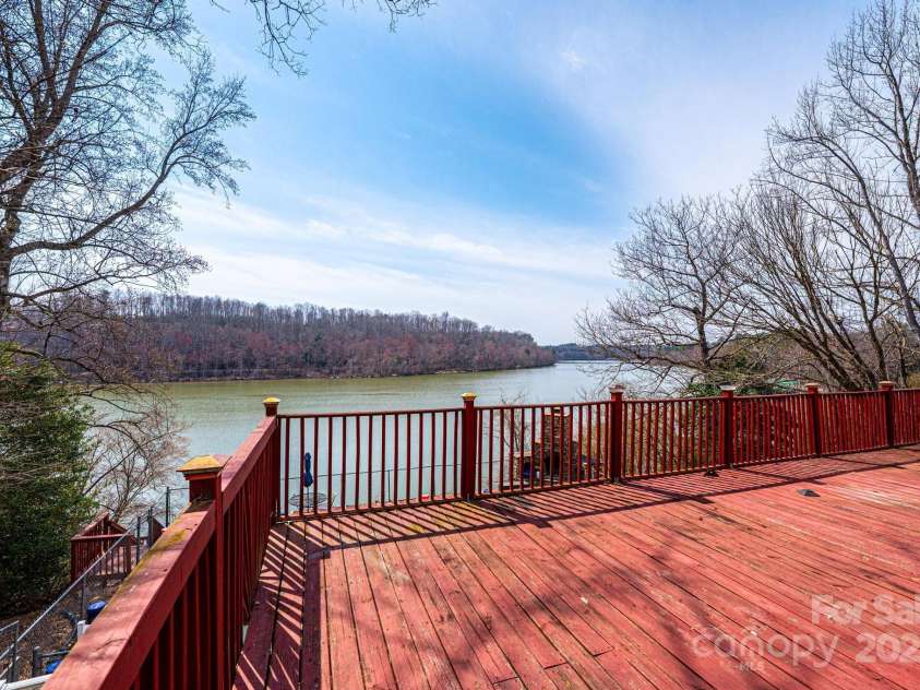 4846 Midway Sand Road, Hickory, NC 28601.  MLS# CAR4235091, YatesRealty ID 4062. 
