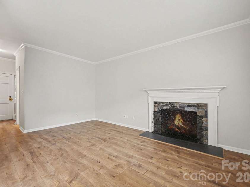 5947 Quail Hollow Road, Charlotte, NC 28210.  MLS# CAR4340931, YatesRealty ID 4062. 