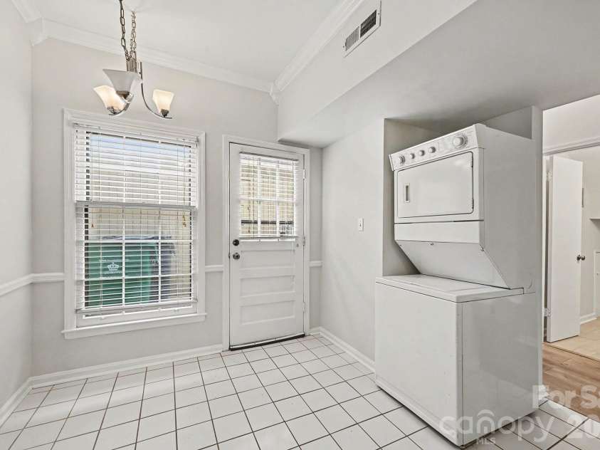 5947 Quail Hollow Road, Charlotte, NC 28210.  MLS# CAR4340931, YatesRealty ID 4062. 