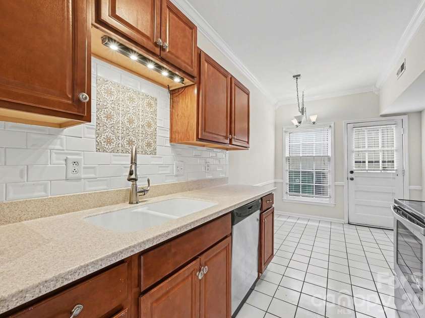 5947 Quail Hollow Road, Charlotte, NC 28210.  MLS# CAR4340931, YatesRealty ID 4062. 