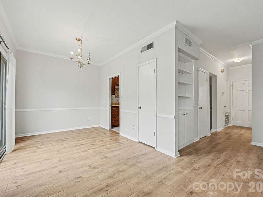 5947 Quail Hollow Road, Charlotte, NC 28210.  MLS# CAR4340931, YatesRealty ID 4062. 