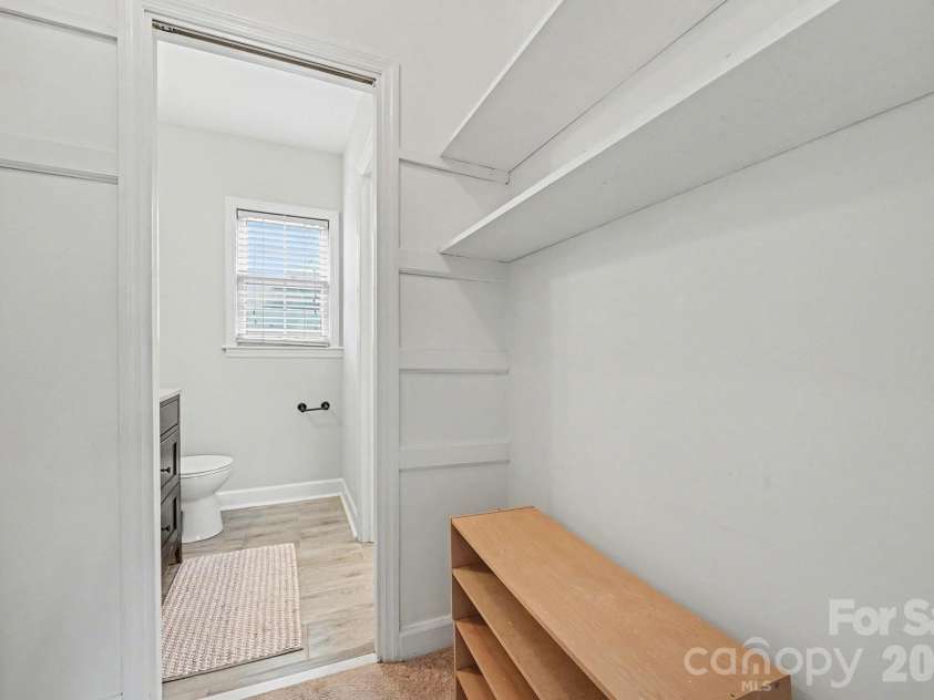 5947 Quail Hollow Road, Charlotte, NC 28210.  MLS# CAR4340931, YatesRealty ID 4062. 