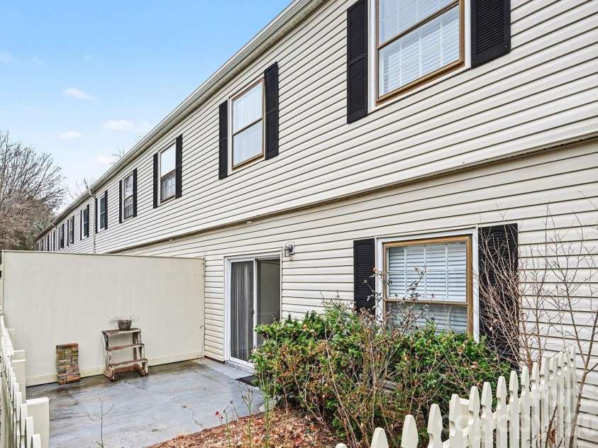 5947 Quail Hollow Road, Charlotte, NC 28210.  MLS# CAR4340931, YatesRealty ID 4062. 