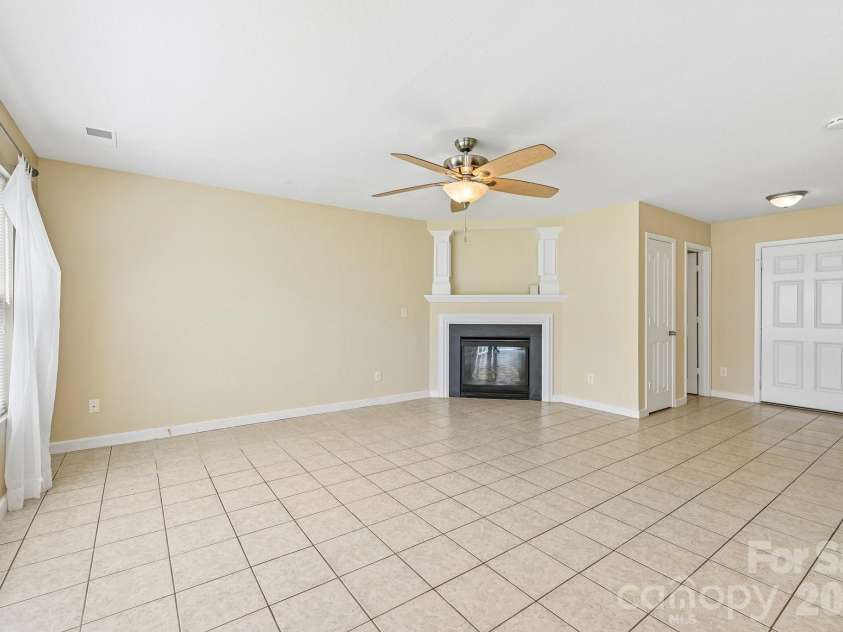 112 Nevis Lane, Mooresville, NC 28115.  MLS# CAR4409675, YatesRealty ID 40620. 
