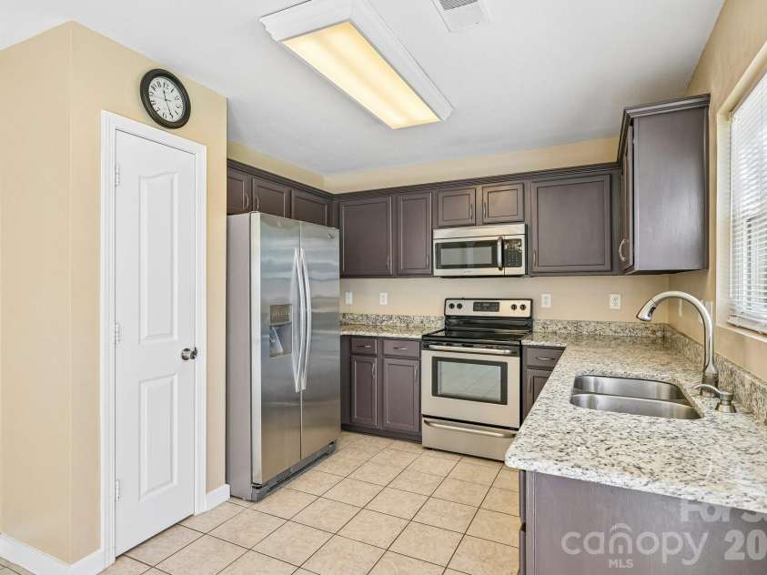 112 Nevis Lane, Mooresville, NC 28115.  MLS# CAR4409675, YatesRealty ID 40620. 