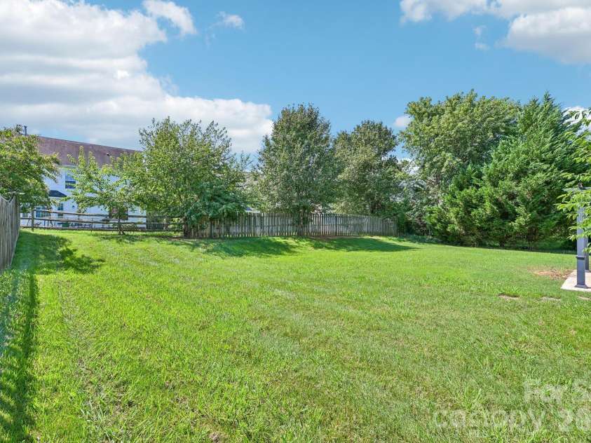 112 Nevis Lane, Mooresville, NC 28115.  MLS# CAR4409675, YatesRealty ID 40620. 