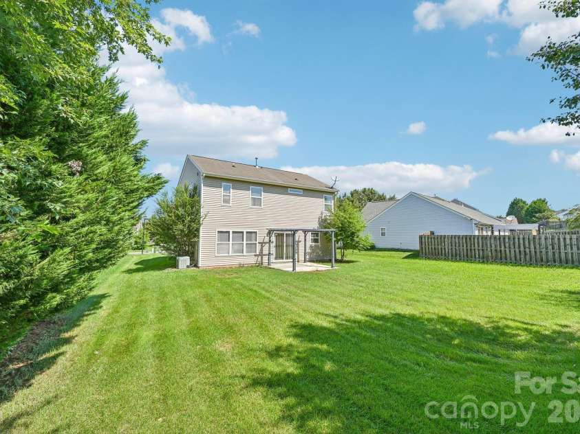 112 Nevis Lane, Mooresville, NC 28115.  MLS# CAR4409675, YatesRealty ID 40620. 