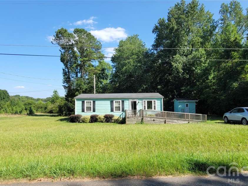 435 Airport Road, Gastonia, NC 28056.  MLS# CAR4409973, YatesRealty ID 40623. 
