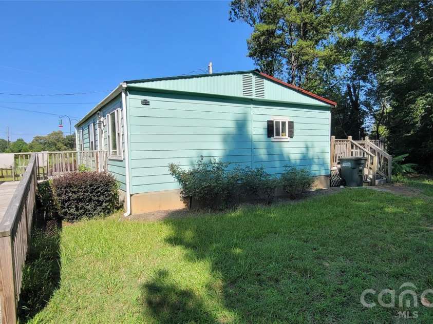 435 Airport Road, Gastonia, NC 28056.  MLS# CAR4409973, YatesRealty ID 40623. Right Side