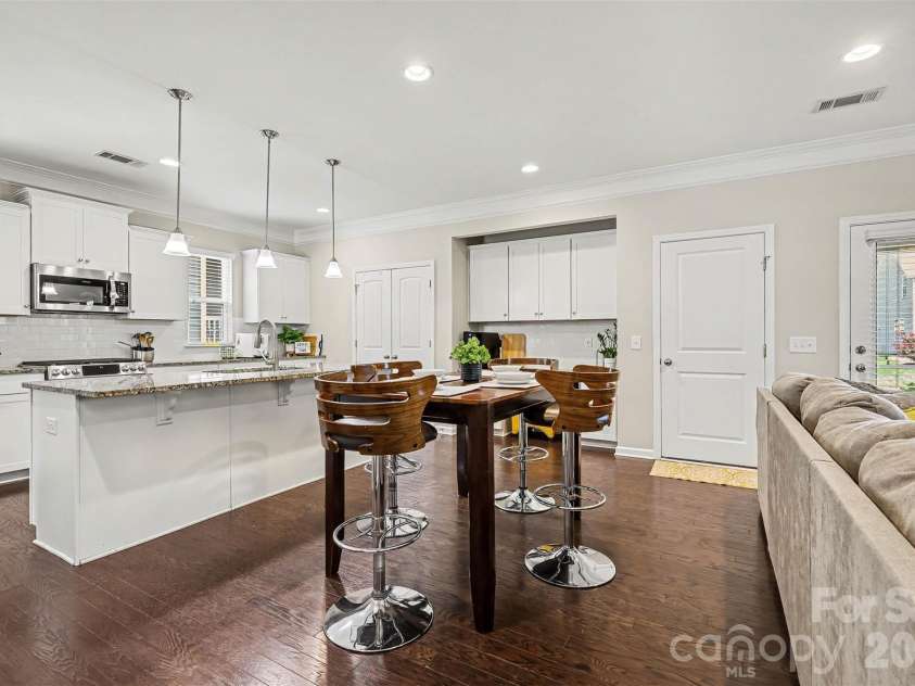 3246 Lock Erne Avenue, Kannapolis, NC 28081.  MLS# CAR4408977, YatesRealty ID 40624. Breakfast Area