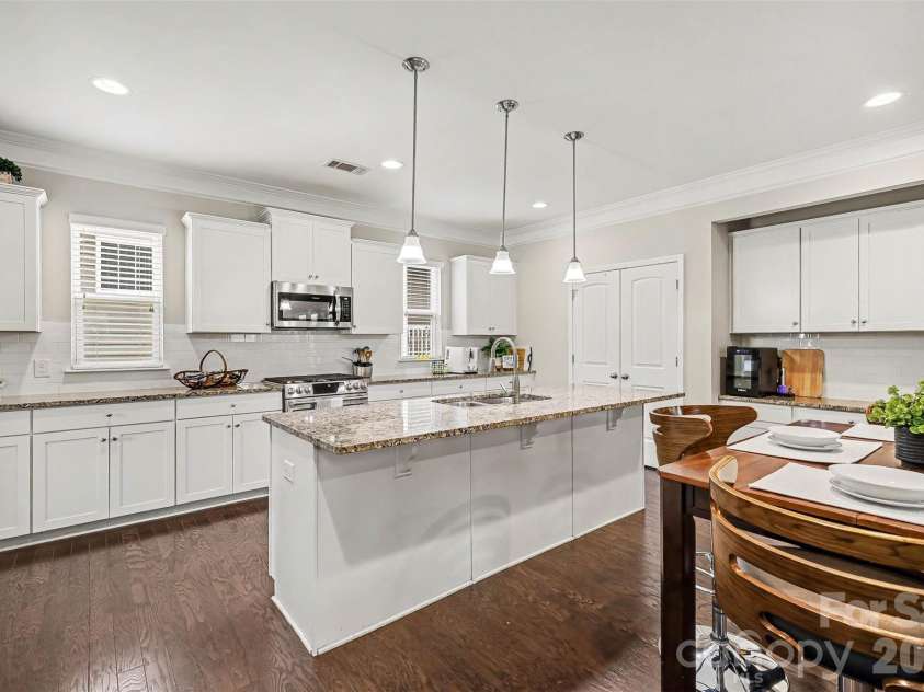 3246 Lock Erne Avenue, Kannapolis, NC 28081.  MLS# CAR4408977, YatesRealty ID 40624. Kitchen.