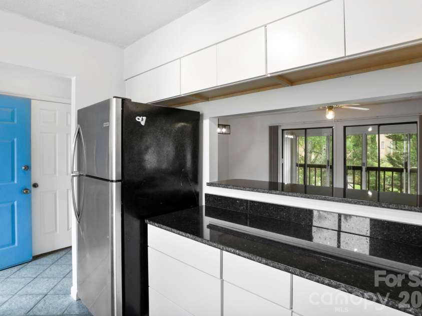 304 Birch Forest Lane, Asheville, NC 28803.  MLS# CAR4409571, YatesRealty ID 40627. 
