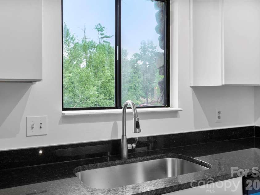 304 Birch Forest Lane, Asheville, NC 28803.  MLS# CAR4409571, YatesRealty ID 40627. 