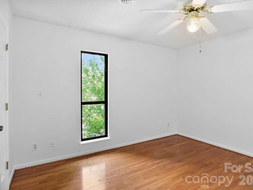 304 Birch Forest Lane, Asheville, NC 28803.  MLS# CAR4409571, YatesRealty ID 40627. 