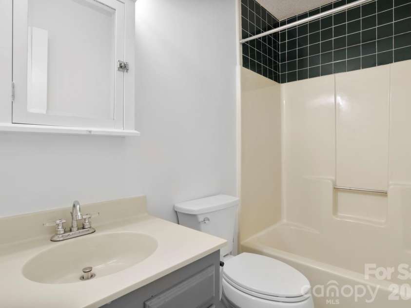 304 Birch Forest Lane, Asheville, NC 28803.  MLS# CAR4409571, YatesRealty ID 40627. 