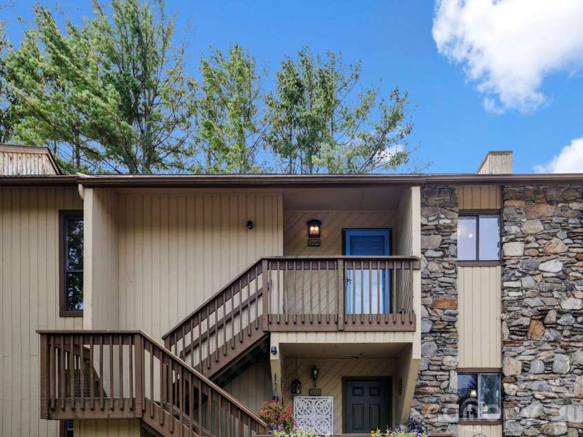 304 Birch Forest Lane, Asheville, NC 28803.  MLS# CAR4409571, YatesRealty ID 40627. 