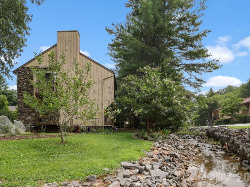 304 Birch Forest Lane, Asheville, NC 28803.  MLS# CAR4409571, YatesRealty ID 40627. 