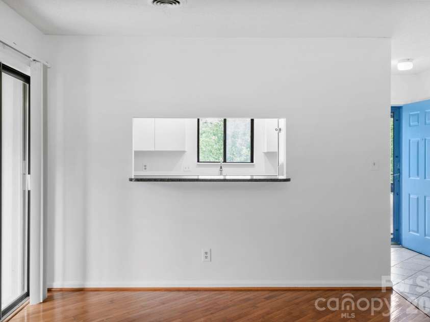 304 Birch Forest Lane, Asheville, NC 28803.  MLS# CAR4409571, YatesRealty ID 40627. Kitchen bar top