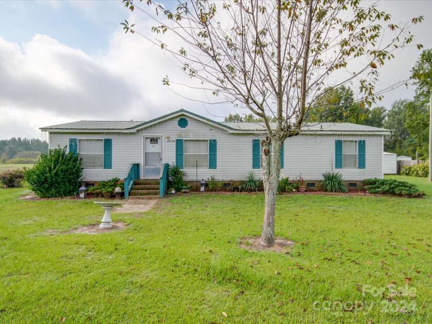 20100 Lee Lane, Laurinburg, NC 28352.  MLS# CAR4187993, YatesRealty ID 4063. 