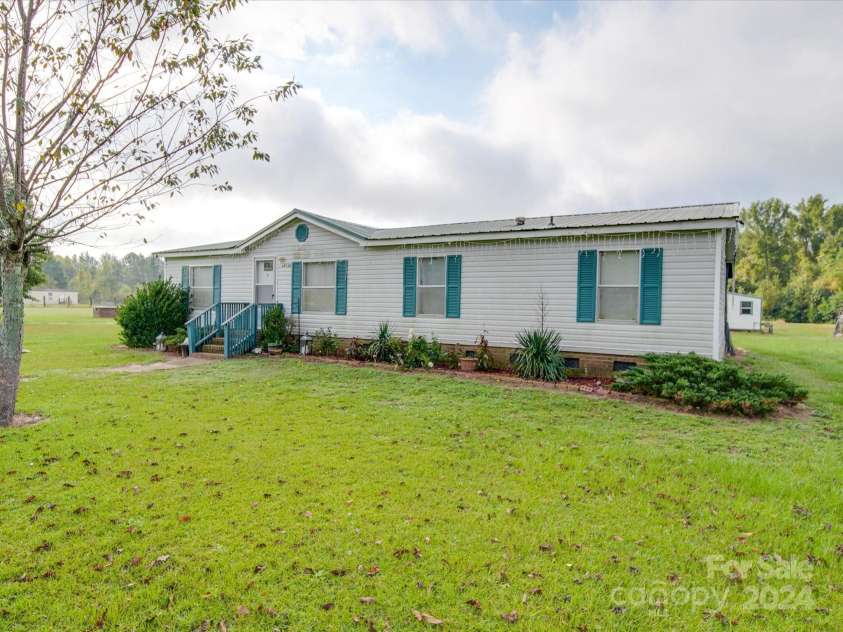 20100 Lee Lane, Laurinburg, NC 28352.  MLS# CAR4187993, YatesRealty ID 4063. 