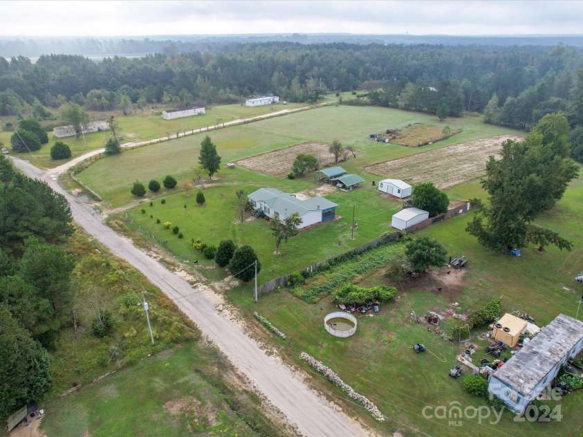 20100 Lee Lane, Laurinburg, NC 28352.  MLS# CAR4187993, YatesRealty ID 4063. 