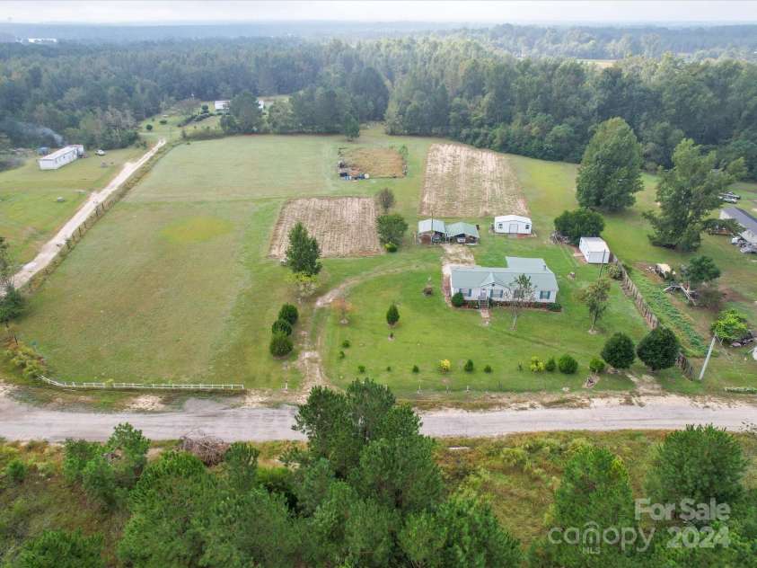 20100 Lee Lane, Laurinburg, NC 28352.  MLS# CAR4187993, YatesRealty ID 4063. 