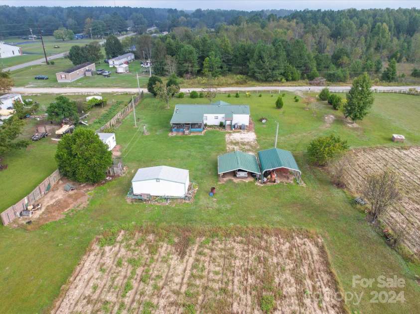 20100 Lee Lane, Laurinburg, NC 28352.  MLS# CAR4187993, YatesRealty ID 4063. 