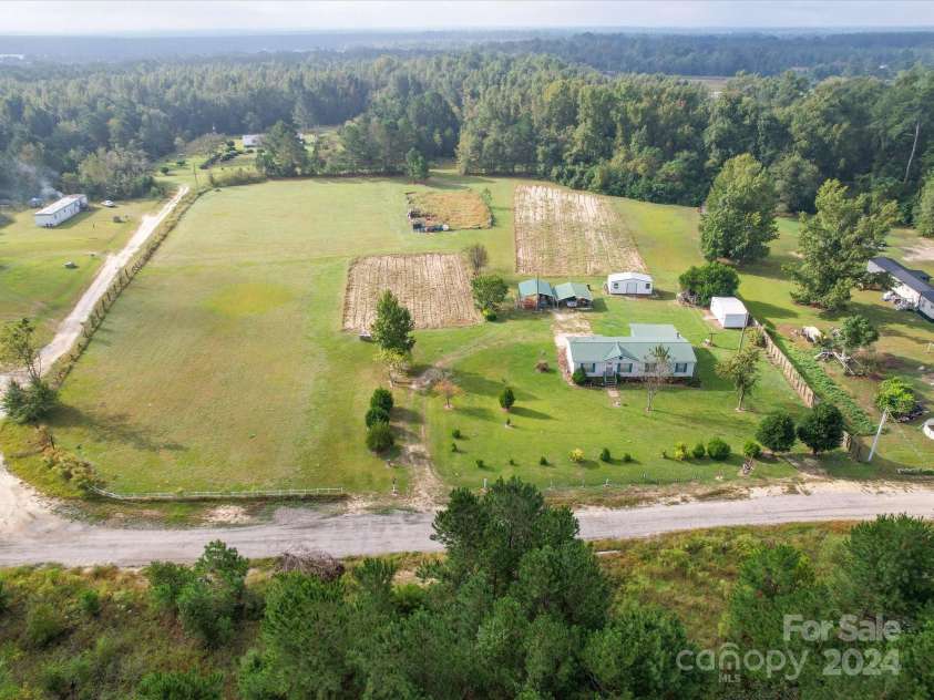 20100 Lee Lane, Laurinburg, NC 28352.  MLS# CAR4187993, YatesRealty ID 4063. 