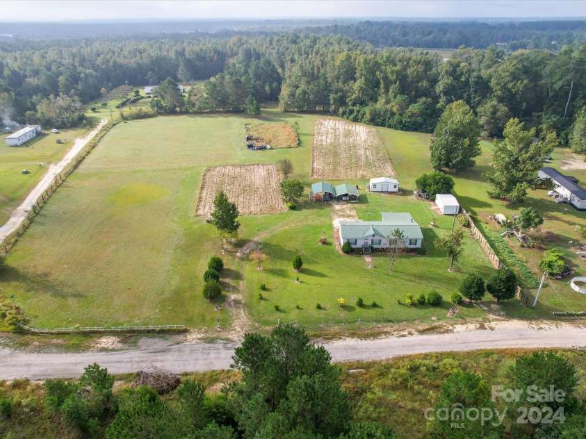 20100 Lee Lane, Laurinburg, NC 28352.  MLS# CAR4187993, YatesRealty ID 4063. 