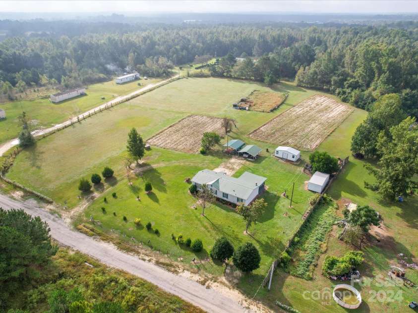 20100 Lee Lane, Laurinburg, NC 28352.  MLS# CAR4187993, YatesRealty ID 4063. 