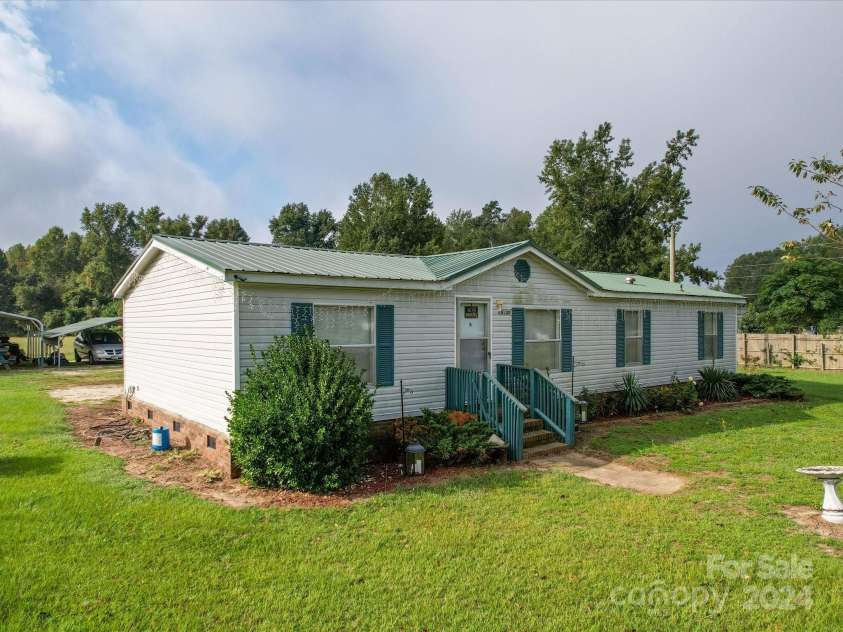 20100 Lee Lane, Laurinburg, NC 28352.  MLS# CAR4187993, YatesRealty ID 4063. 