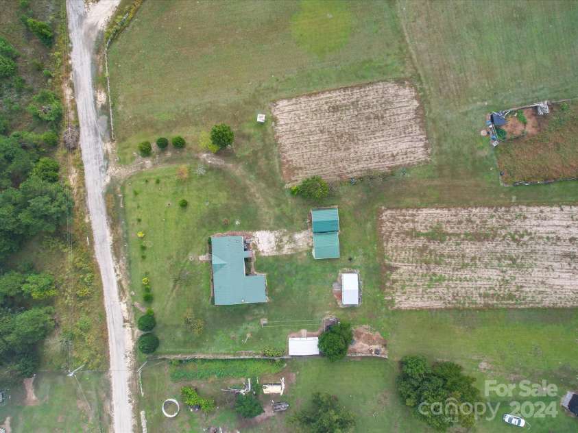 20100 Lee Lane, Laurinburg, NC 28352.  MLS# CAR4187993, YatesRealty ID 4063. 