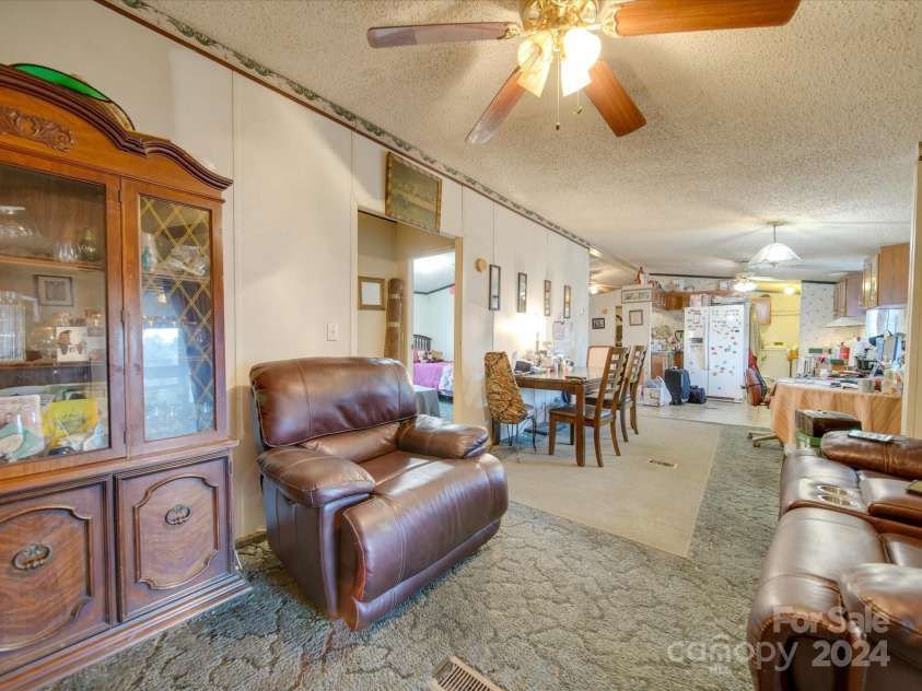 20100 Lee Lane, Laurinburg, NC 28352.  MLS# CAR4187993, YatesRealty ID 4063. 
