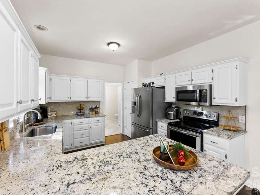 2381 Westerholt Court, Mount Pleasant, NC 28124.  MLS# CAR4340124, YatesRealty ID 4063. Kitchen