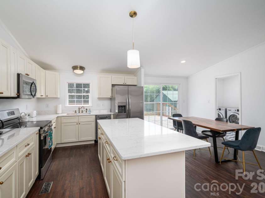 1130 Howards Creek Mill Road, Vale, NC 28168.  MLS# CAR4408725, YatesRealty ID 40631. Eat in kitchen